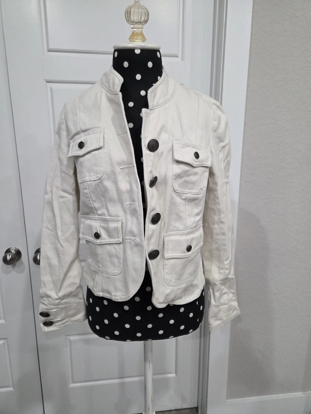 First Issue Liz Claiborne White Utility Jacket with Button Front Size Small